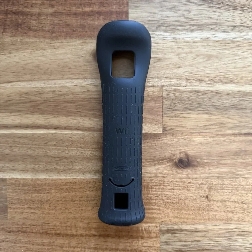 4 OEM Nintendo Wii Remote Silicone Rubber Grip Sleeve Motion Plus RVL-027